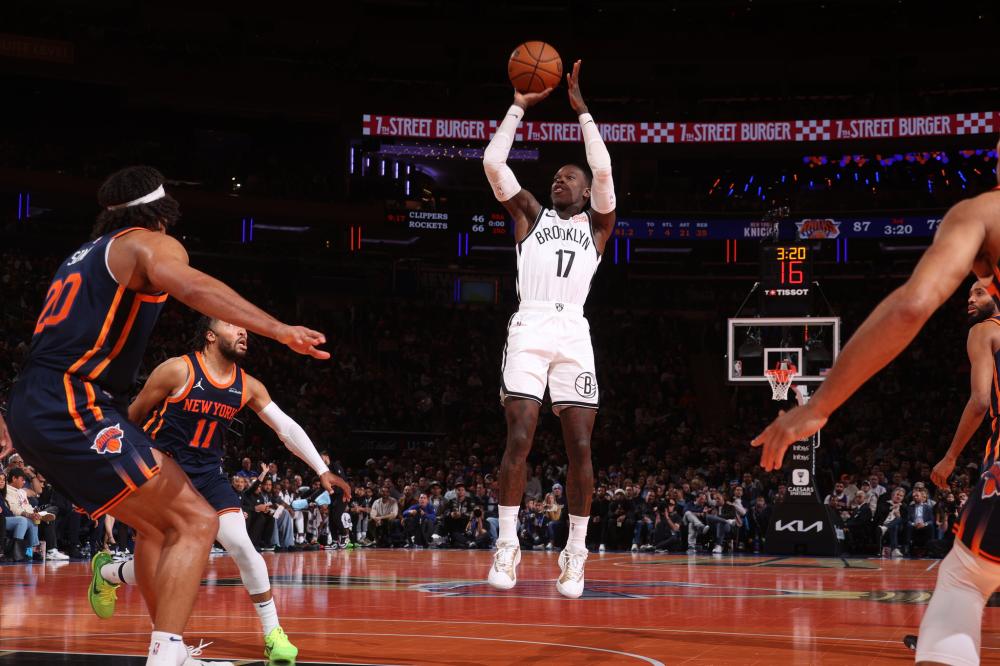 赫罗那中场 赫罗那中场