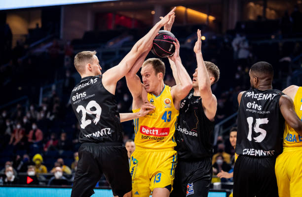 在追逐亚特 在追逐亚特