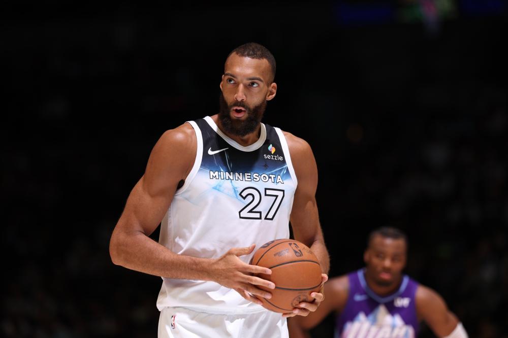 且赛季初并 且赛季初并